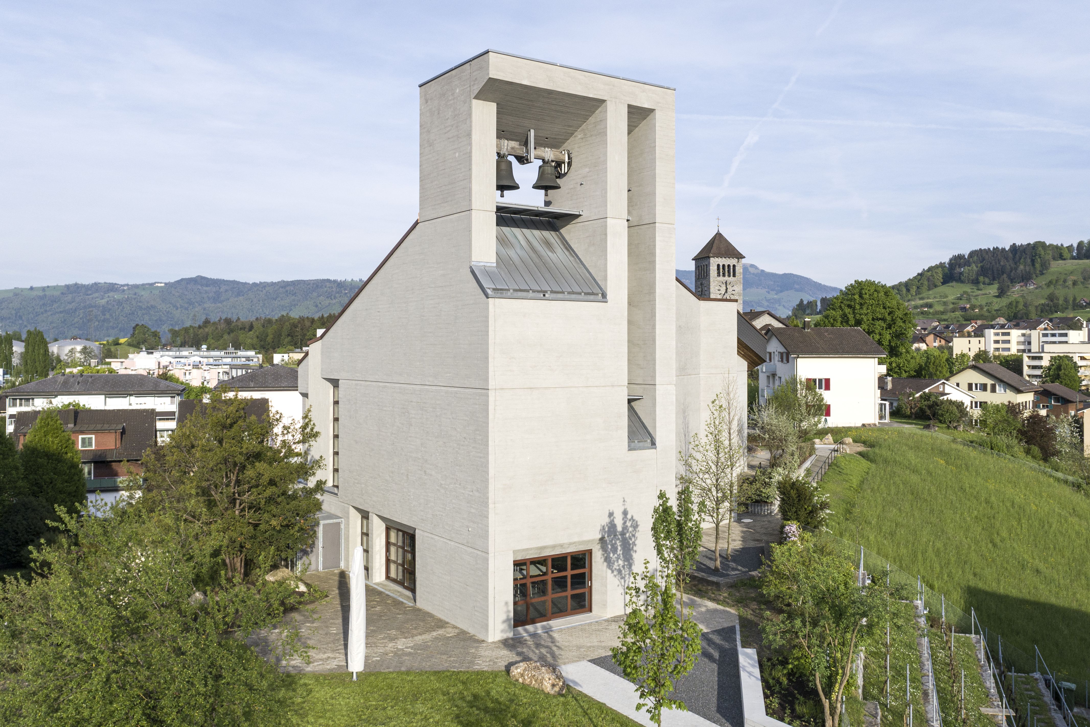 Aussenansicht mit Umgebung